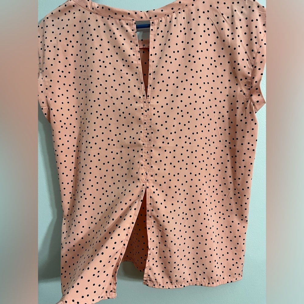 Abercrombie & Fitch women’s small pink/black polka dot slit back dress tshirt - Picture 5 of 9